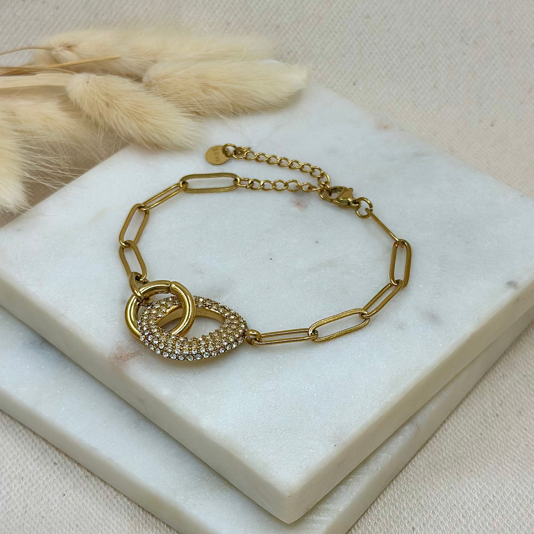 Bracelet doré en acier inoxydable pour femme grosses mailles et médaillons entremêlés strass prise face - Zoela