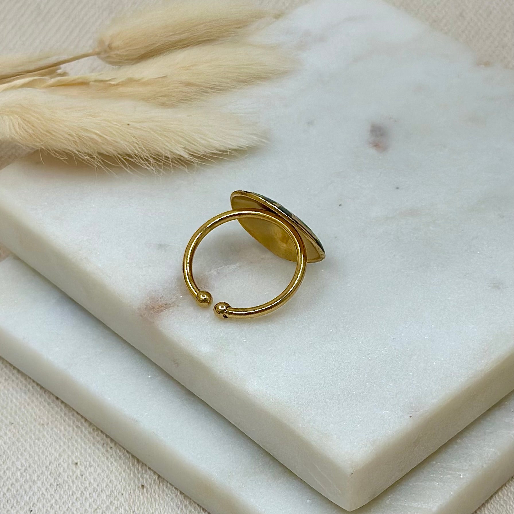 Bague ajustable réglable dorée en acier inoxydable pour femme forme ovale asymétrique motifs animal léopard prise arrière - Zoela