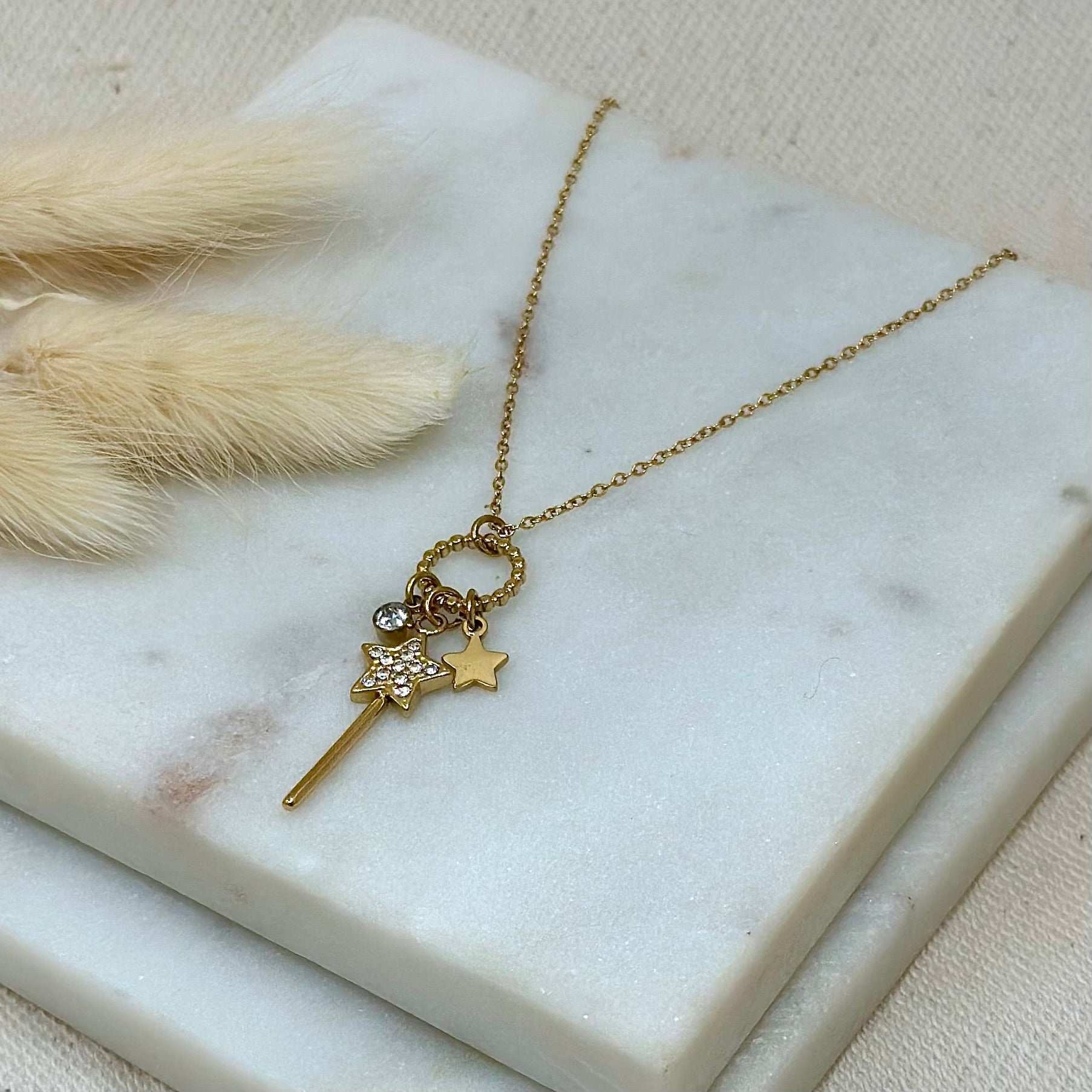 Collier doré en acier inoxydable pour femme pendentifs charms breloques étoiles et strass prise face - Zoela