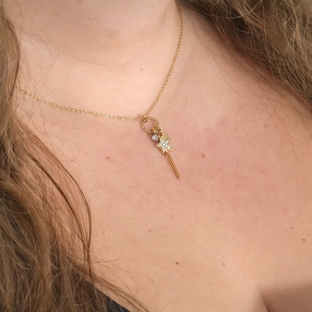 Collier doré porté en acier inoxydable pour femme pendentifs charms breloques étoiles et strass prise face - Zoela