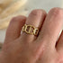 Bague ajustable réglable dorée portée en acier inoxydable pour femme forme mailles marines prise face - Zoela