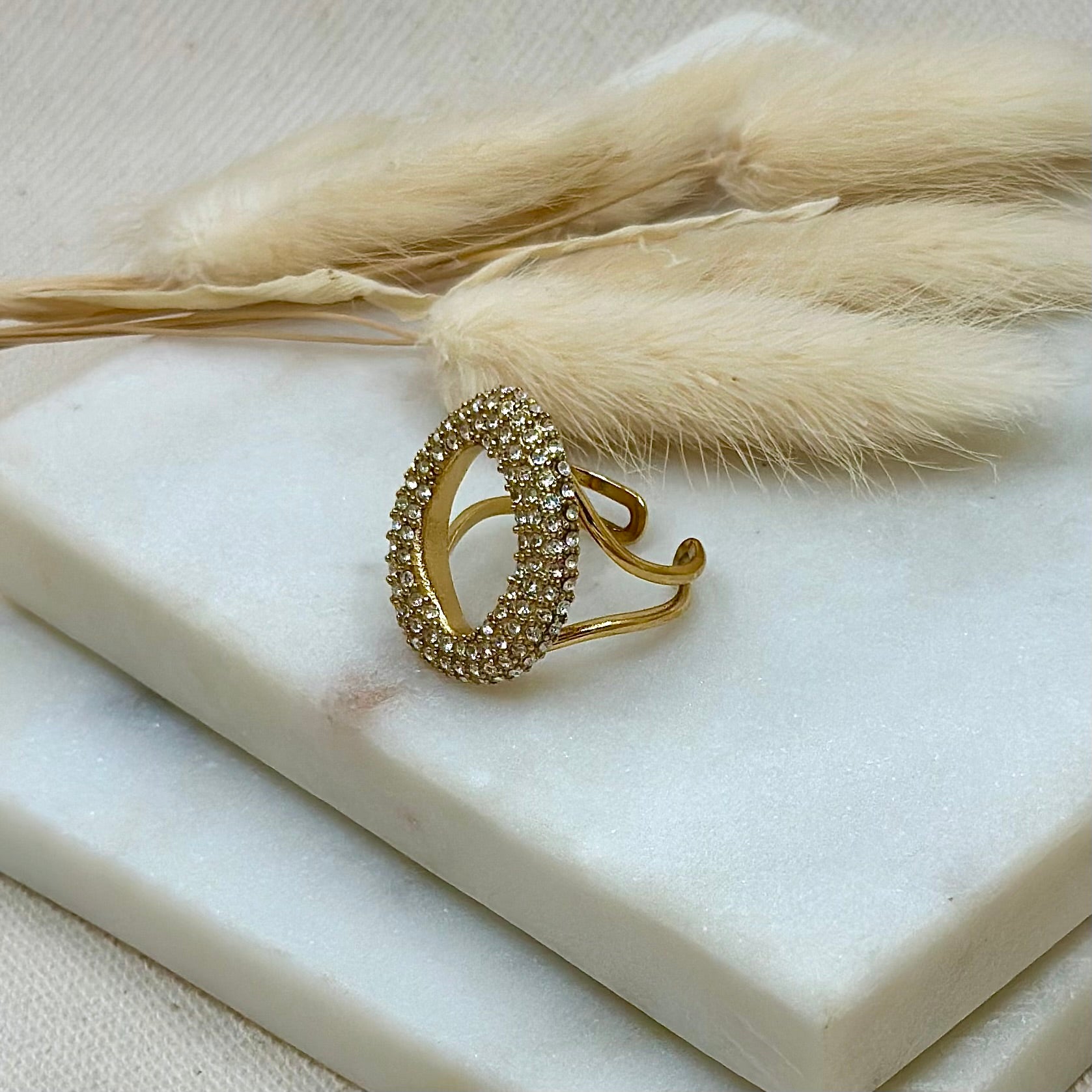 Bague ajustable réglable dorée en acier inoxydable pour femme forme ovale asymétrique strass zircon prise face - Zoela