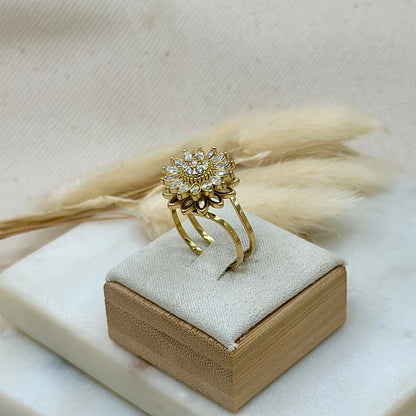 Bague ajustable réglable dorée en acier inoxydable pour femme anti-stress qui tourne forme fleur zircons et strass prise présentoir - Zoela