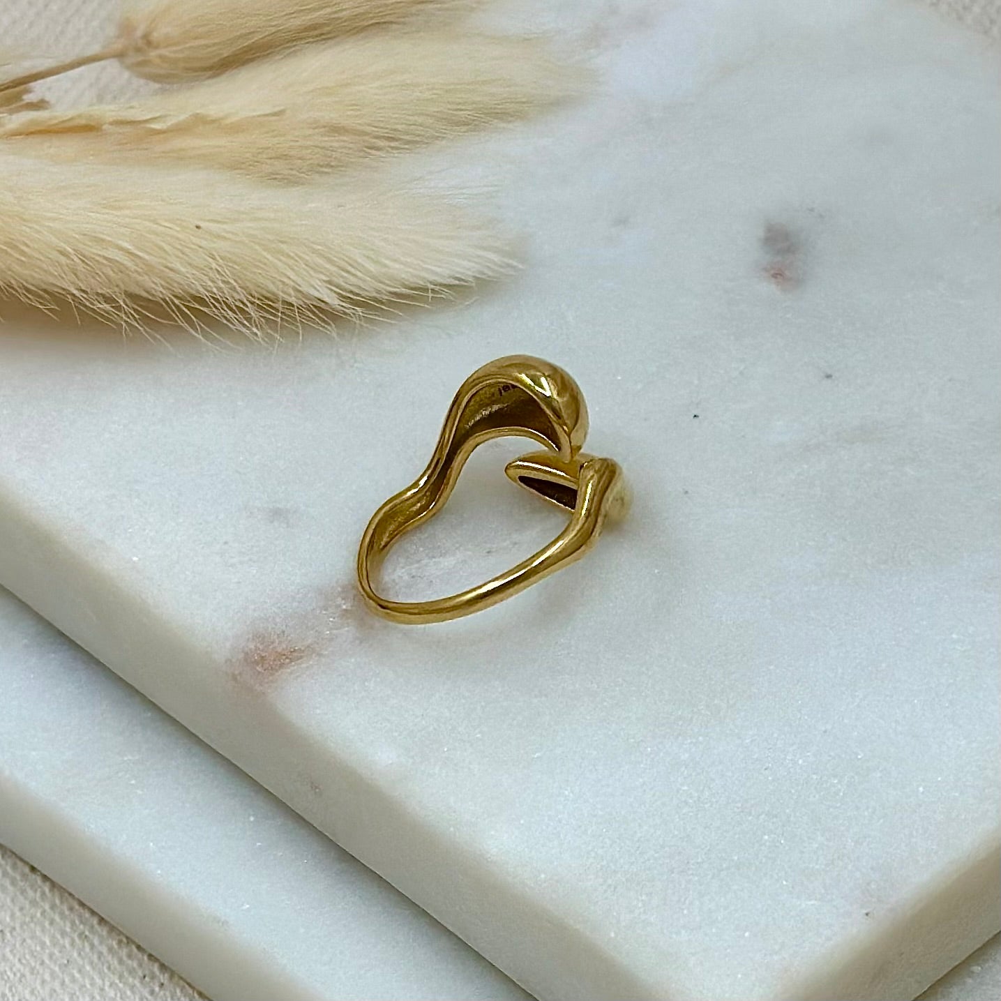 Bague ajustable réglable dorée en acier inoxydable pour femme forme gouttes asymétriques prise arrière - Zoela