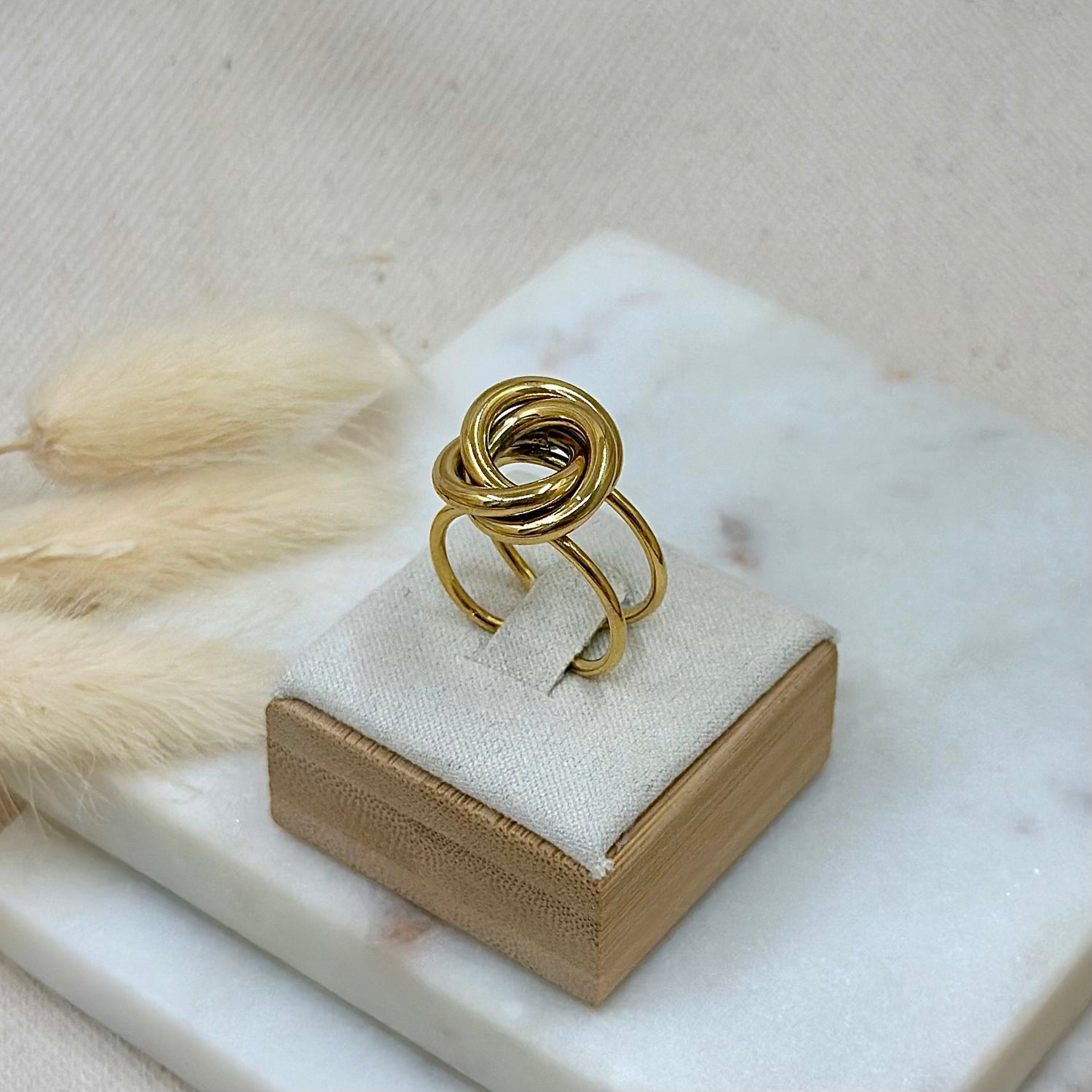 Bague ajustable réglable dorée en acier inoxydable pour femme forme noeud prise présentoir - Zoela