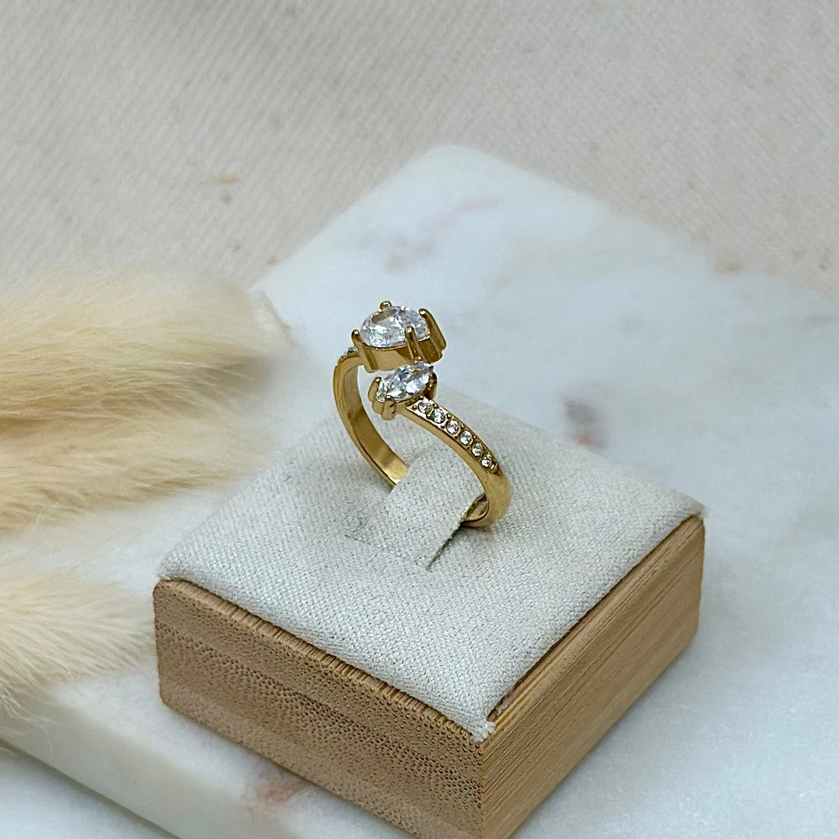 Bague ajustable réglable dorée en acier inoxydable style chic avec zircon strass prise présentoir - Zoela