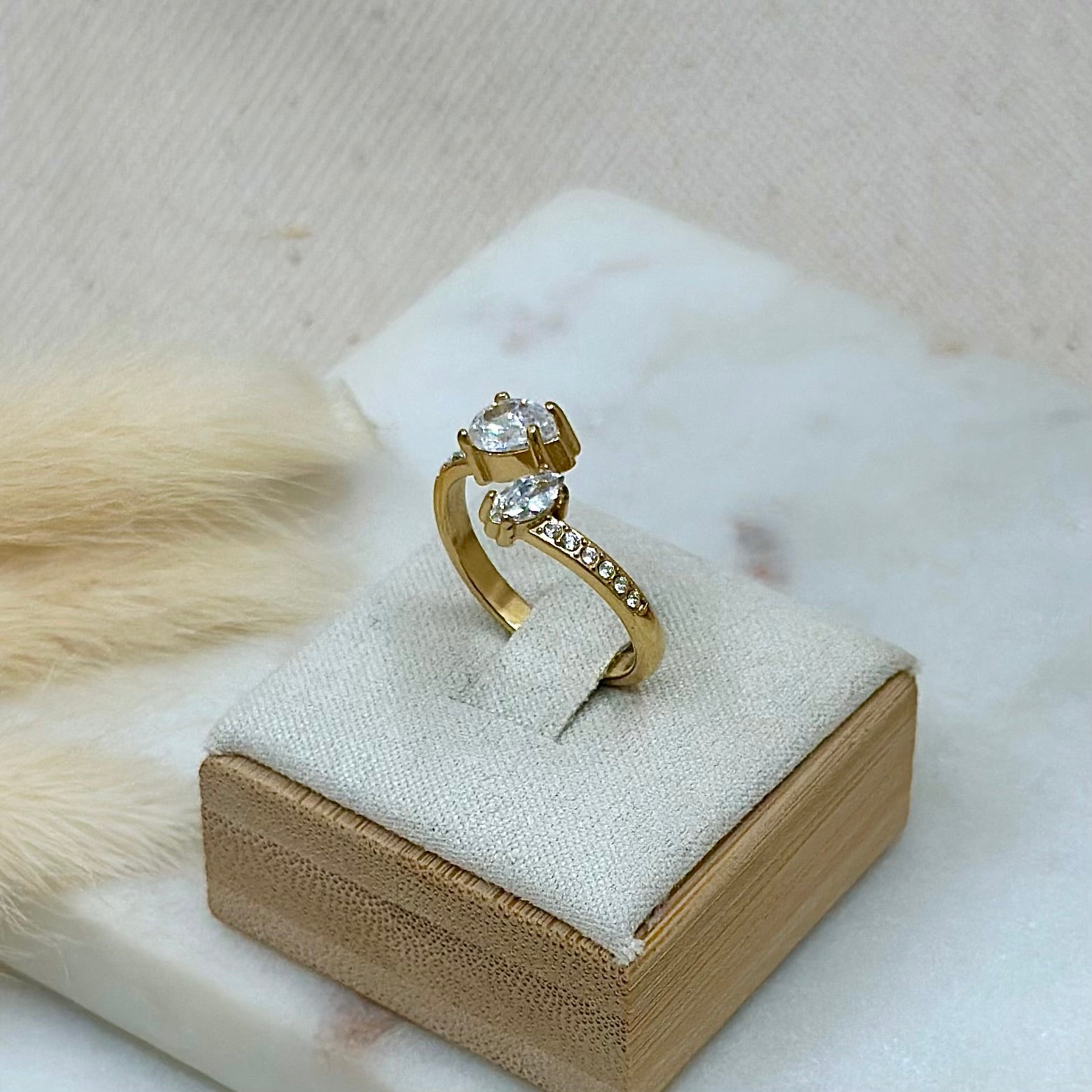 Bague ajustable réglable dorée en acier inoxydable style chic avec zircon strass prise présentoir - Zoela