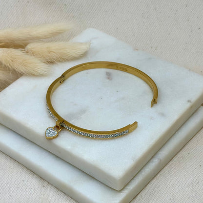 Bracelet jonc doré en acier inoxydable pour femme strass et charms breloques forme coeur prise ouvert - Zoela