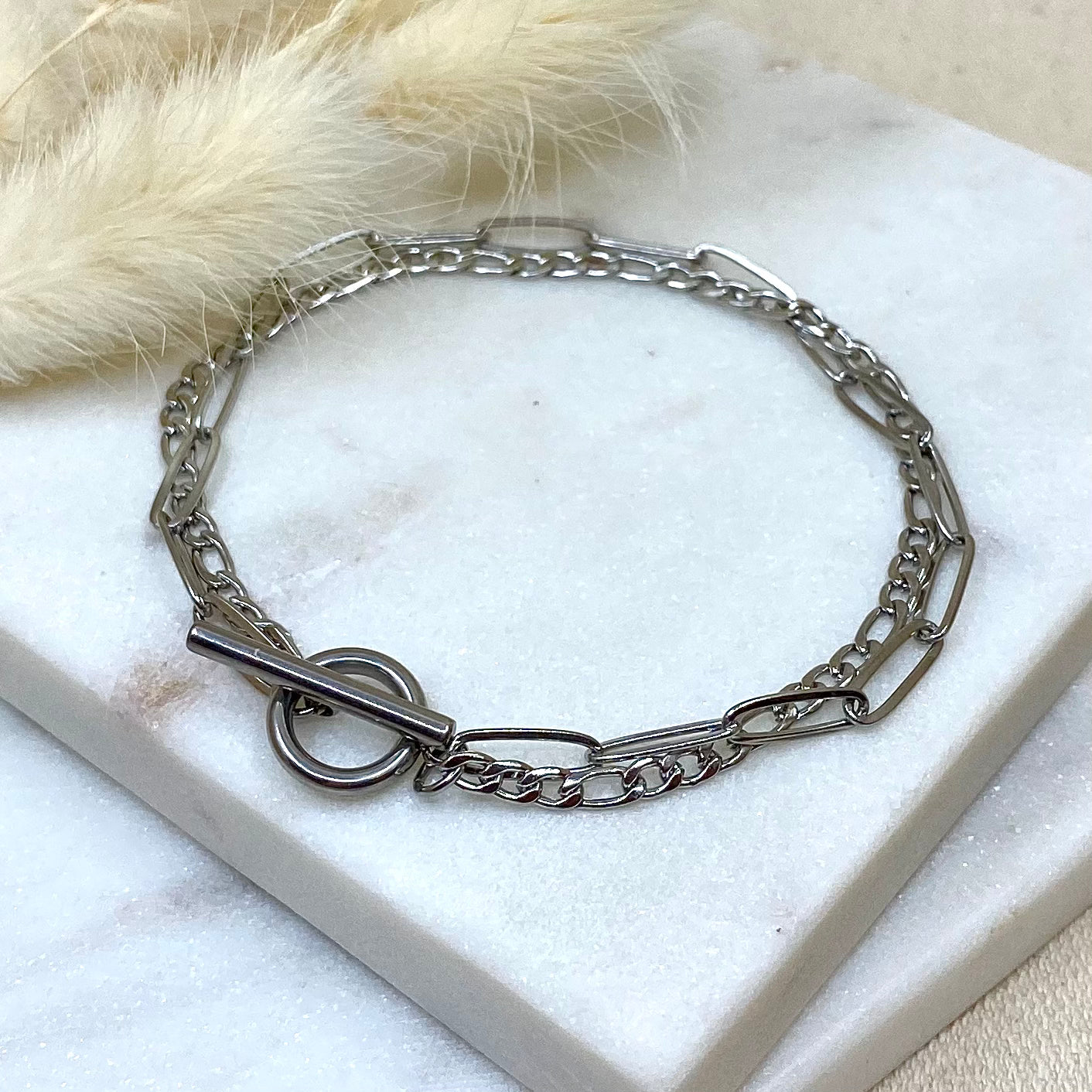 Bracelet argenté en acier inoxydable pour femme avec chaîne et fermoir toggle - Zoela